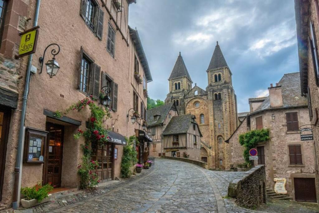 T 2 Dans Village 3 *** A Saint Geniez 2 Piscines Chauffee Apartment Pierrefiche (Aveyron)
